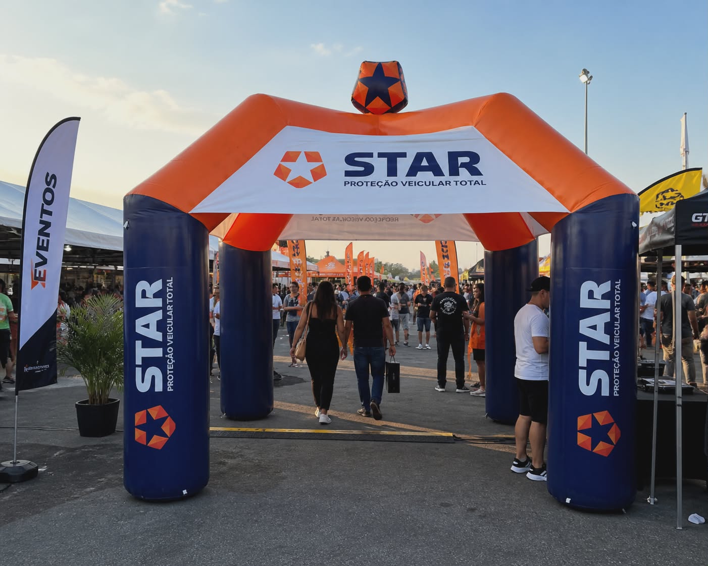 Tenda inflável personalizada para evento promocional